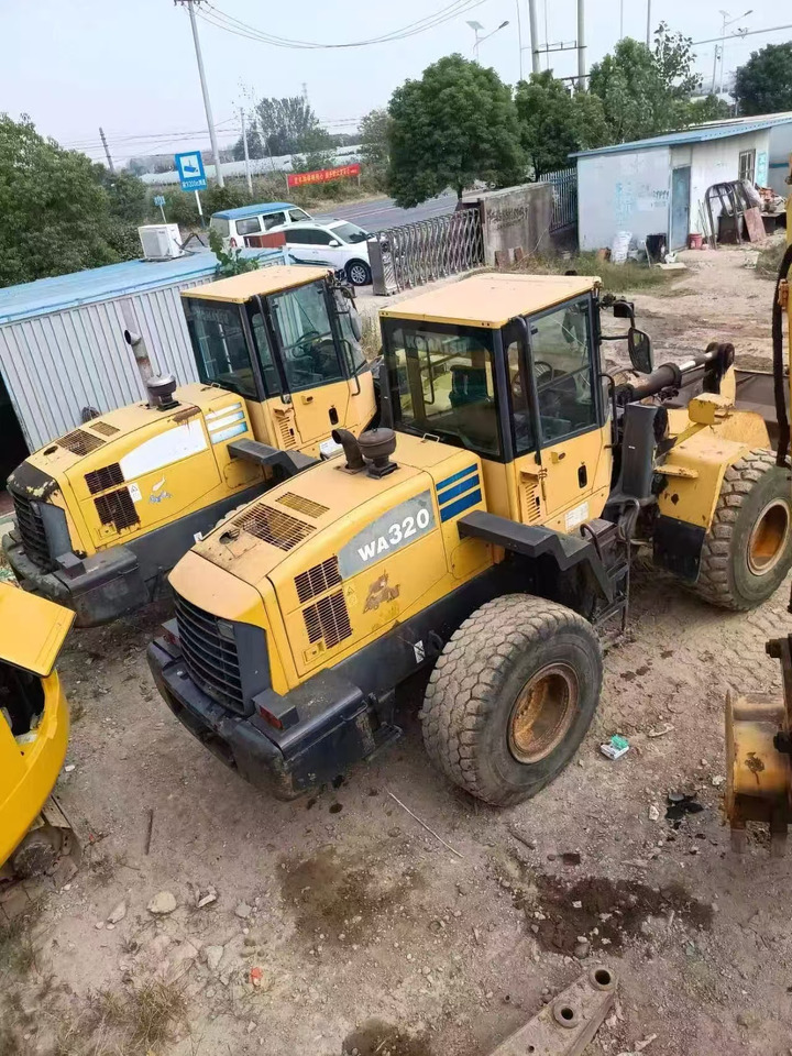 KOMATSU WA320-5 - Колесен товарач: снимка 2 KOMATSU WA320-5 - Колесен товарач: снимка 2