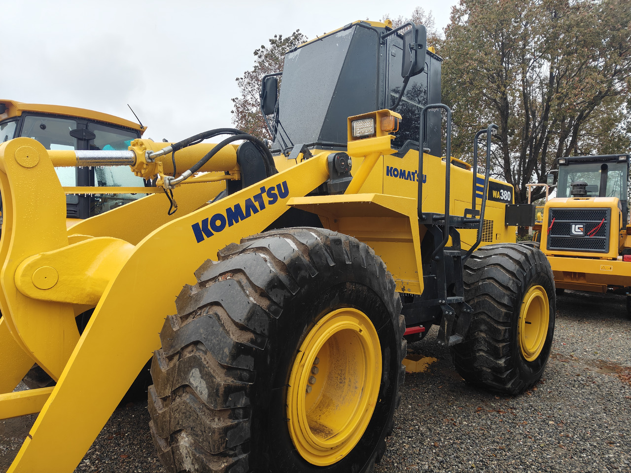 KOMATSU WA380-3 - Колесен товарач: снимка 4 KOMATSU WA380-3 - Колесен товарач: снимка 4