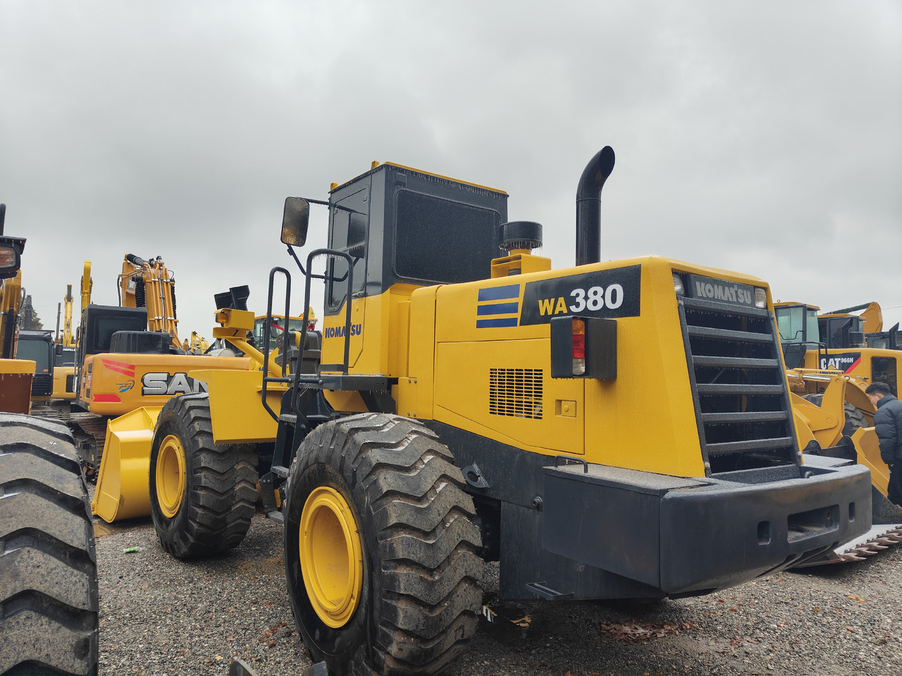 KOMATSU WA380-3 - Колесен товарач: снимка 1 KOMATSU WA380-3 - Колесен товарач: снимка 1