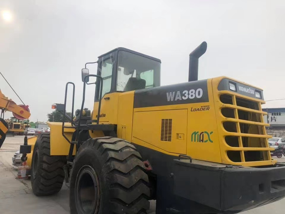 KOMATSU WA380-3 - Колесен товарач: снимка 2 KOMATSU WA380-3 - Колесен товарач: снимка 2