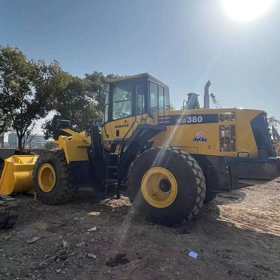 KOMATSU WA380-6 - Колесен товарач: снимка 1 KOMATSU WA380-6 - Колесен товарач: снимка 1