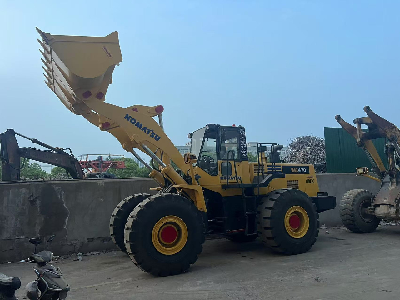 KOMATSU WA470-3 - Колесен товарач: снимка 2 KOMATSU WA470-3 - Колесен товарач: снимка 2