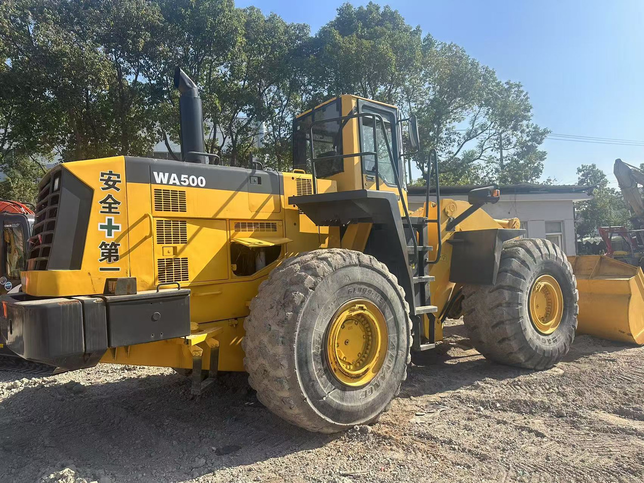 KOMATSU WA500-3 - Колесен товарач: снимка 3 KOMATSU WA500-3 - Колесен товарач: снимка 3