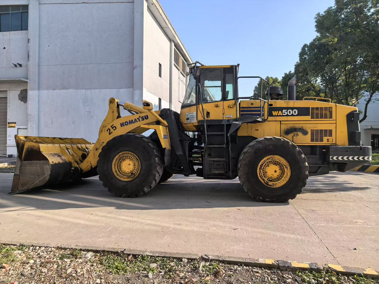 KOMATSU WA500-6 - Колесен товарач: снимка 2 KOMATSU WA500-6 - Колесен товарач: снимка 2