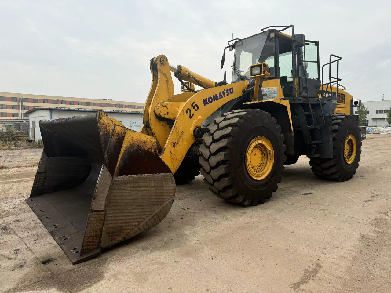 KOMATSU WA500-6 - Колесен товарач: снимка 4 KOMATSU WA500-6 - Колесен товарач: снимка 4