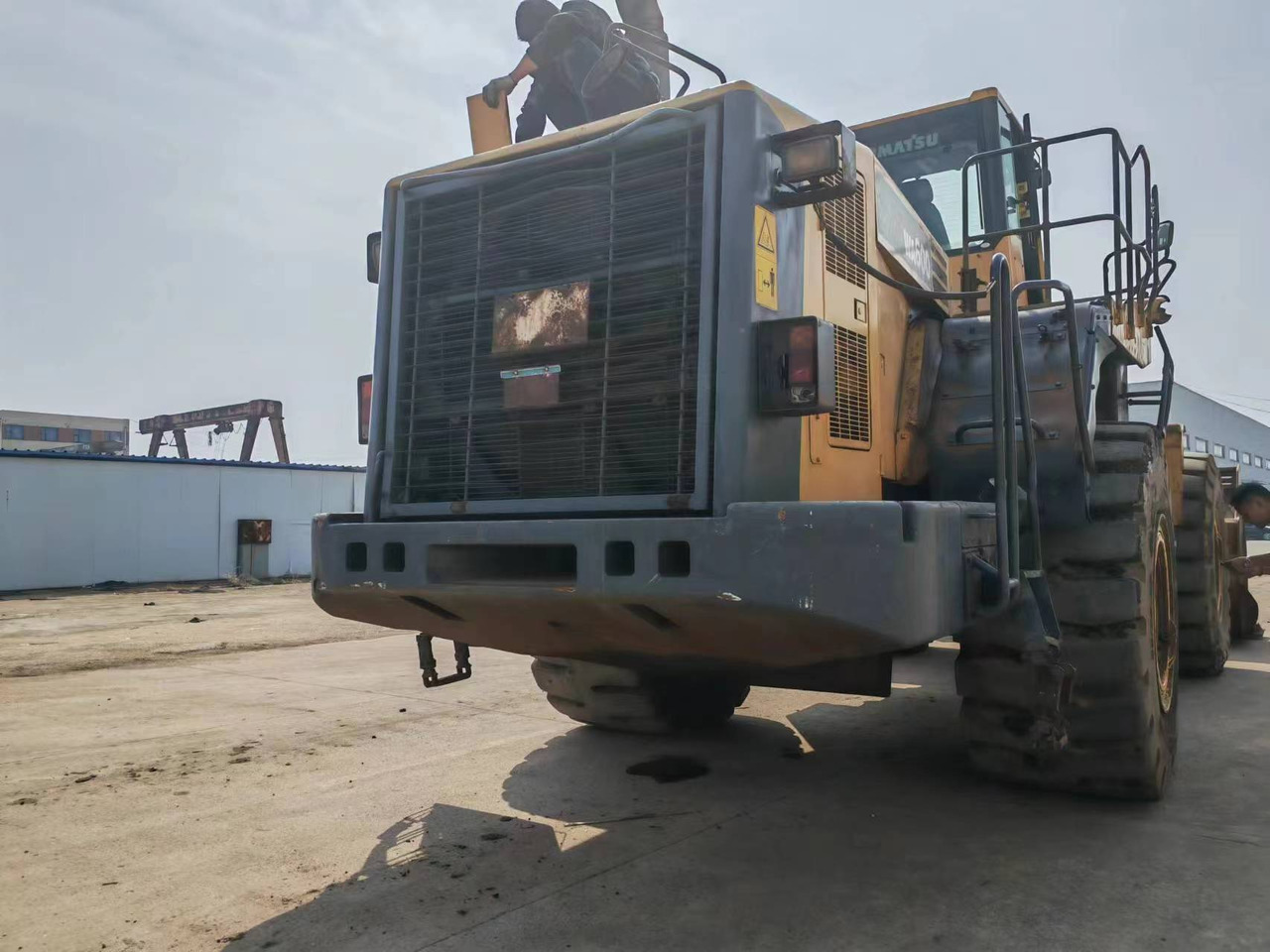 KOMATSU WA600-6 - Колесен товарач: снимка 3 KOMATSU WA600-6 - Колесен товарач: снимка 3