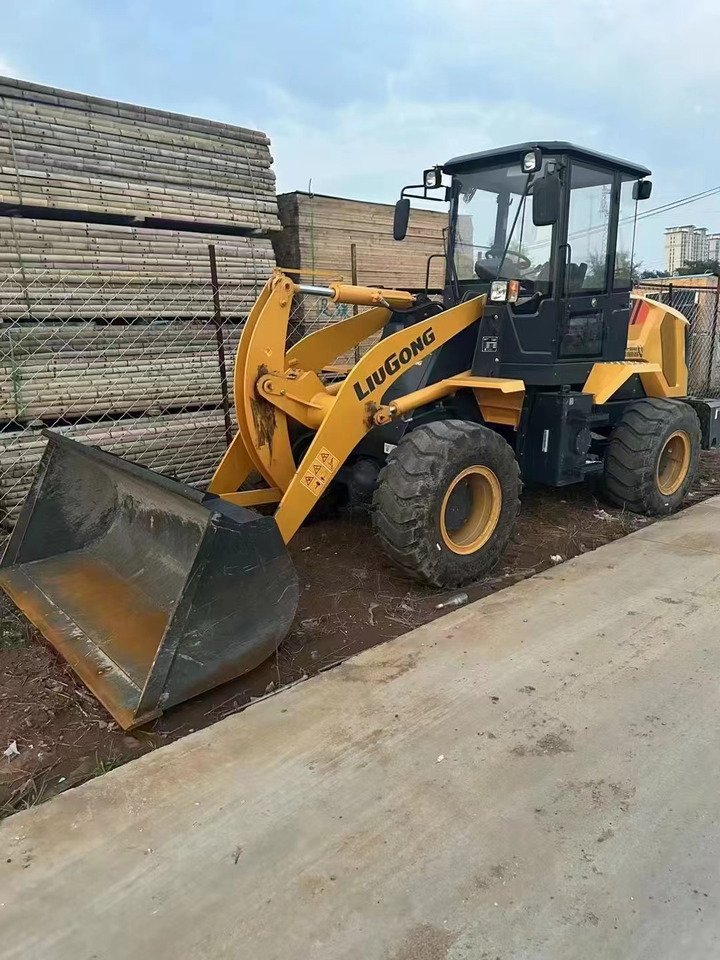 LIUGONG 820H - Колесен товарач: снимка 2 LIUGONG 820H - Колесен товарач: снимка 2