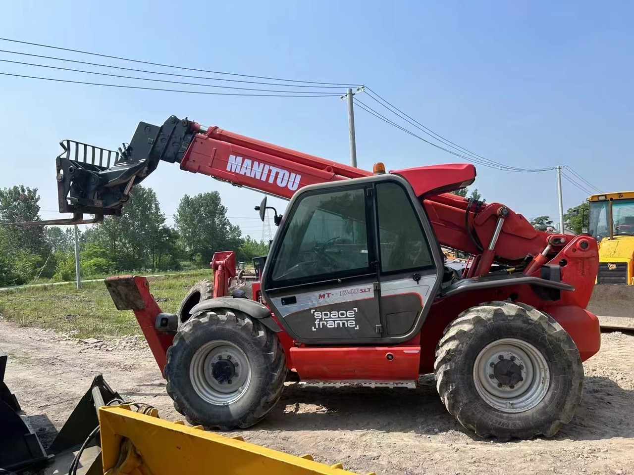 MANITOU MT1740SLT - Телескопичен товарач: снимка 4 MANITOU MT1740SLT - Телескопичен товарач: снимка 4