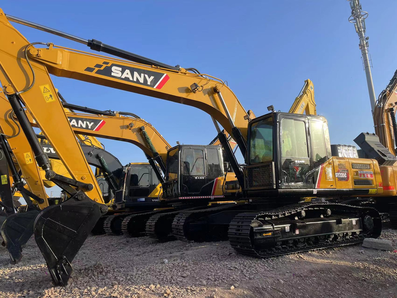 SANY SY235C - Верижен багер: снимка 1 SANY SY235C - Верижен багер: снимка 1