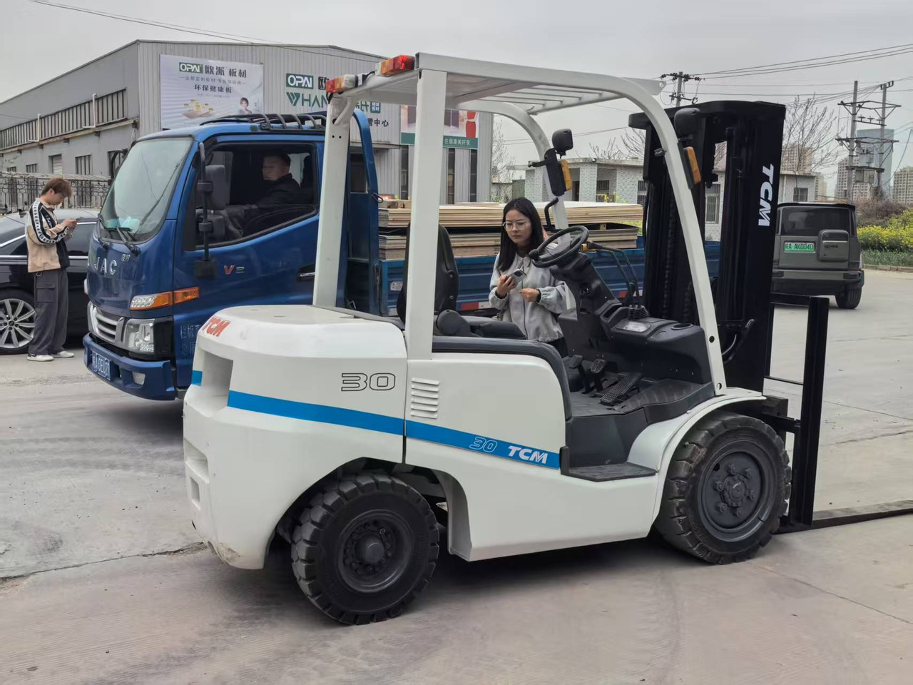 TCM FD30 - Дизелов мотокар: снимка 1 TCM FD30 - Дизелов мотокар: снимка 1