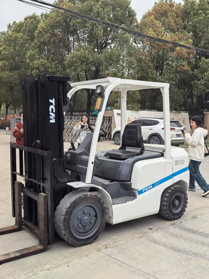 TCM FD30 - Дизелов мотокар: снимка 4 TCM FD30 - Дизелов мотокар: снимка 4