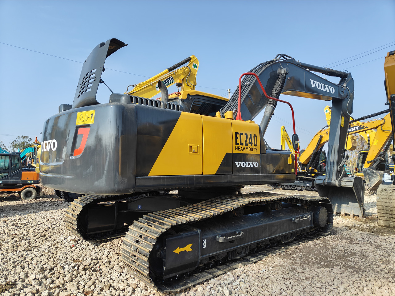 VOLVO EC240 - Верижен багер: снимка 2 VOLVO EC240 - Верижен багер: снимка 2
