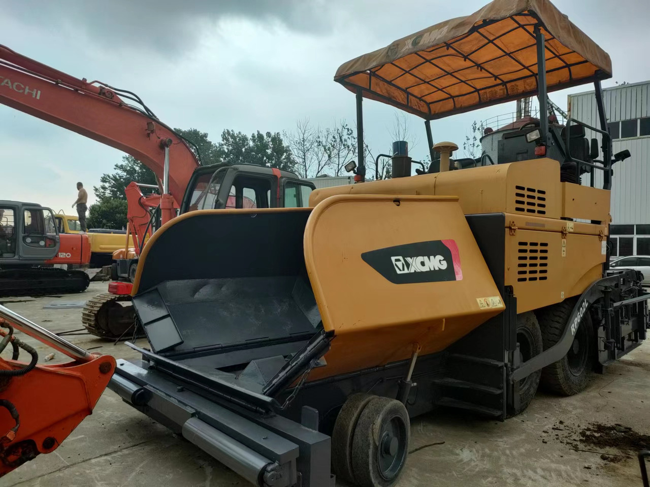 XCMG RP602 - Асфалтополагач: снимка 3 XCMG RP602 - Асфалтополагач: снимка 3