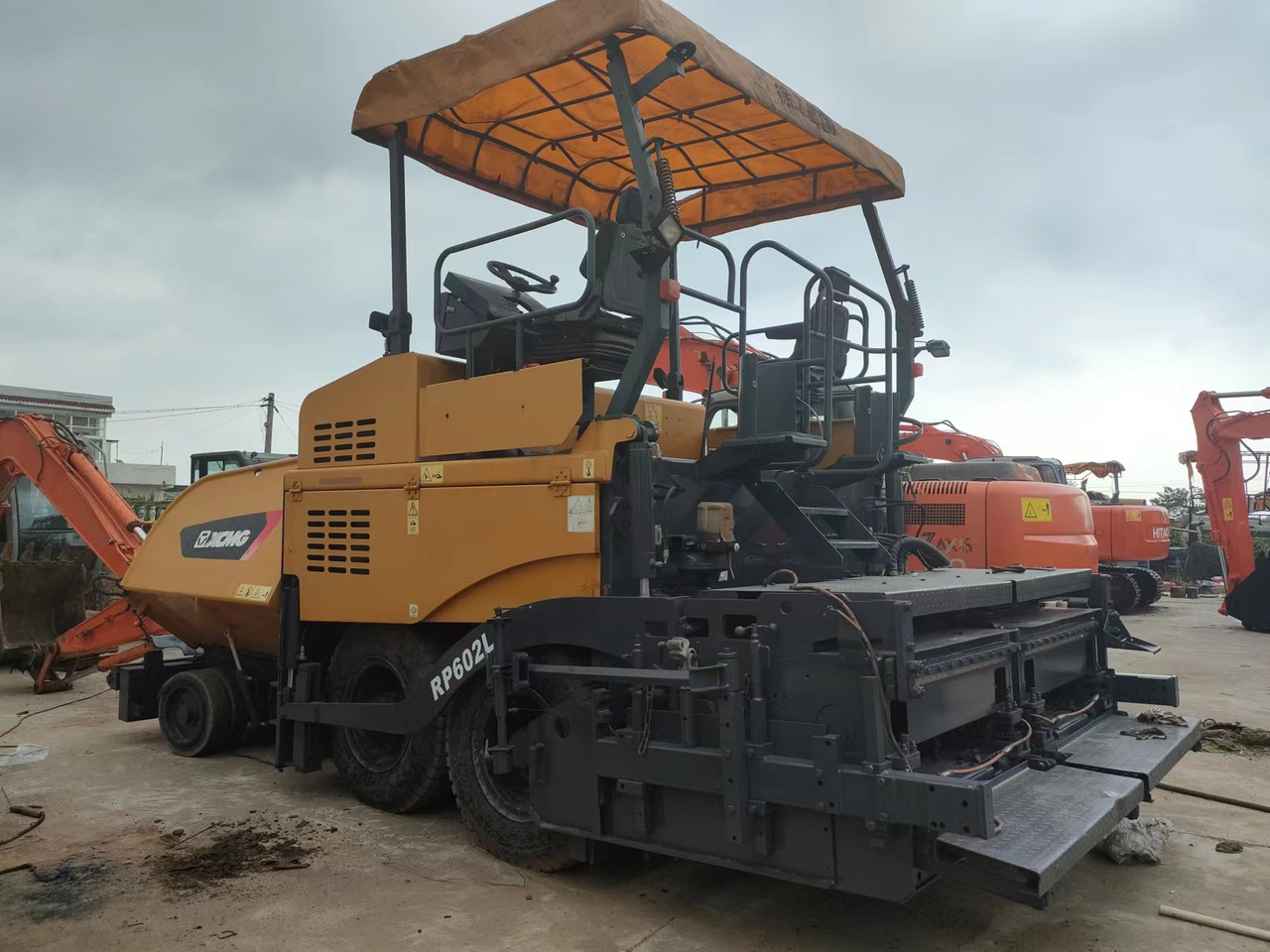 XCMG RP602 - Асфалтополагач: снимка 1 XCMG RP602 - Асфалтополагач: снимка 1