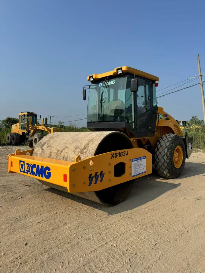 XCMG XS183J - Пътен валяк: снимка 1 XCMG XS183J - Пътен валяк: снимка 1