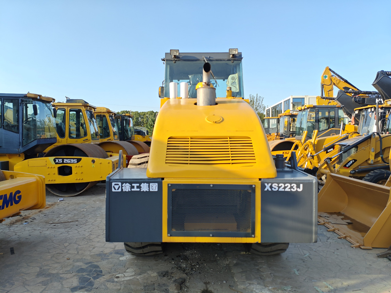 XCMG XS223J - Пътен валяк: снимка 4 XCMG XS223J - Пътен валяк: снимка 4