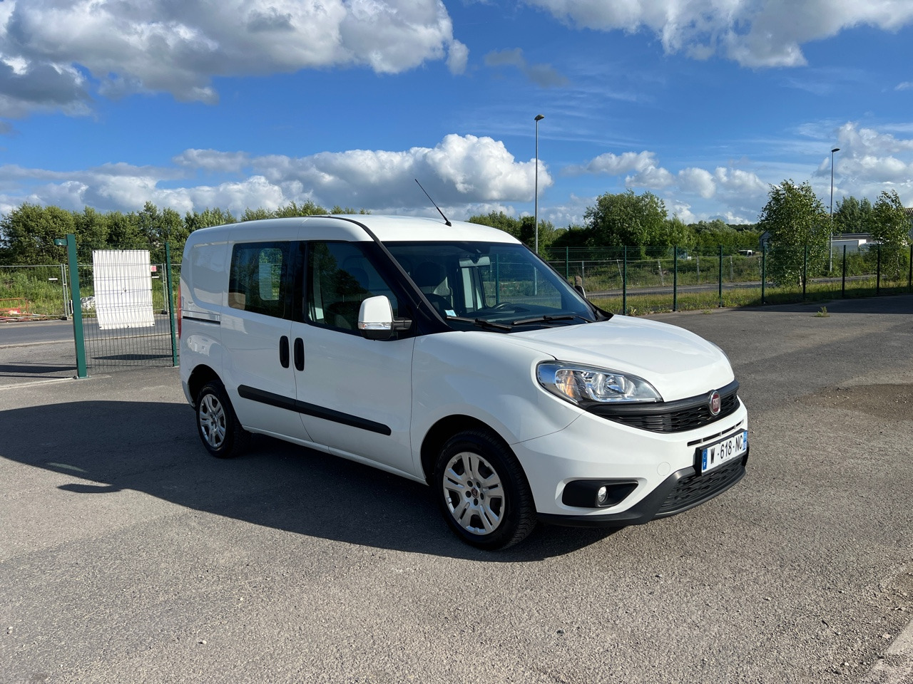 FIAT Doblo Multijet 1.3 95ch Utilitaire - Товарен бус: снимка 1 FIAT Doblo Multijet 1.3 95ch Utilitaire - Товарен бус: снимка 1