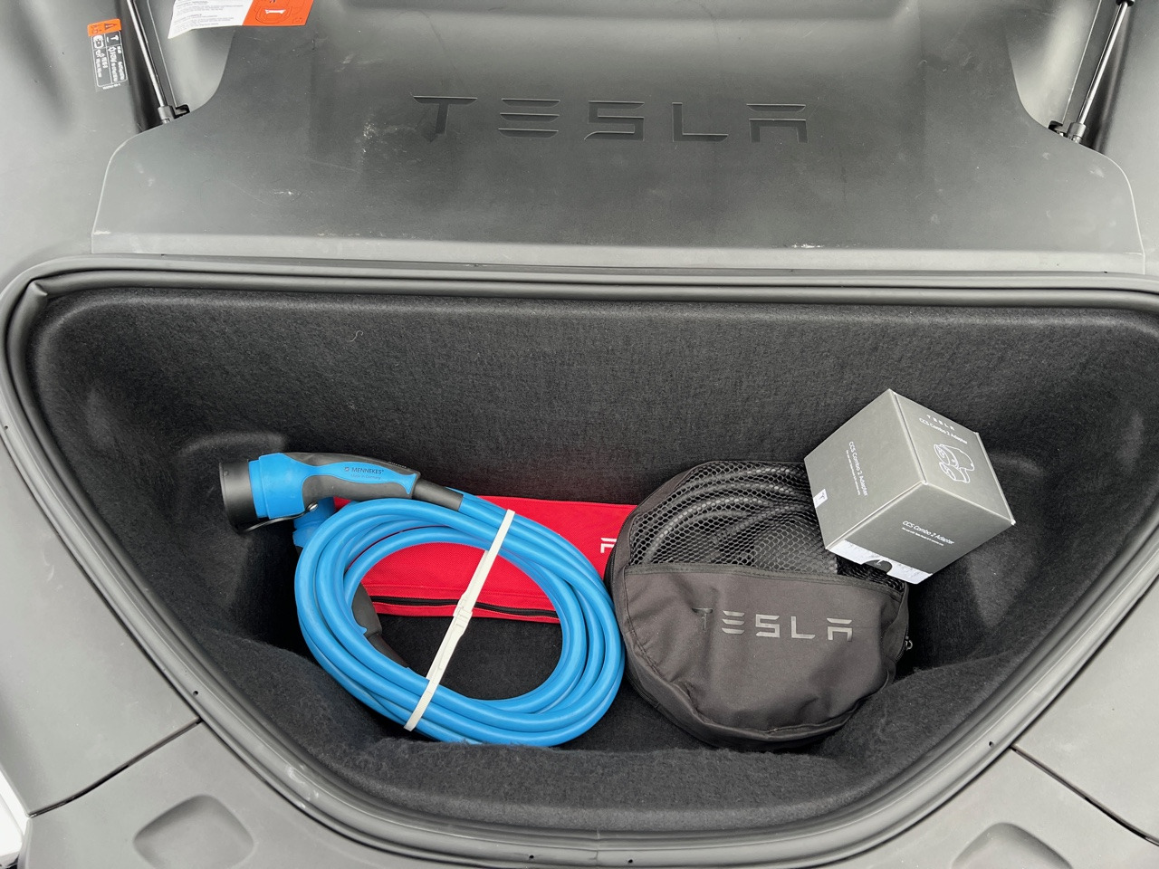 TESLA Model S 75D - Autopilot - Phase 2 - 92% SOH - Garantie - Седан: снимка 4 TESLA Model S 75D - Autopilot - Phase 2 - 92% SOH - Garantie - Седан: снимка 4