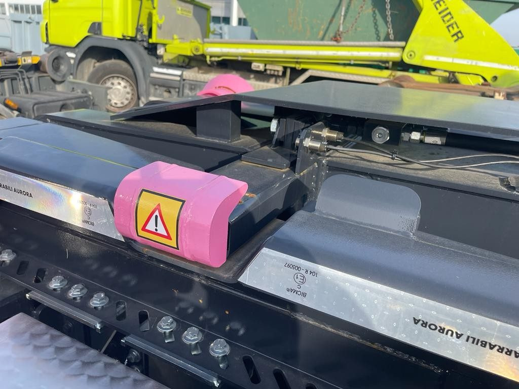 BLOCCAGGIO POSTERIORE ESTERNO - Каросерия и екстериор за Камион: снимка 3 BLOCCAGGIO POSTERIORE ESTERNO - Каросерия и екстериор за Камион: снимка 3