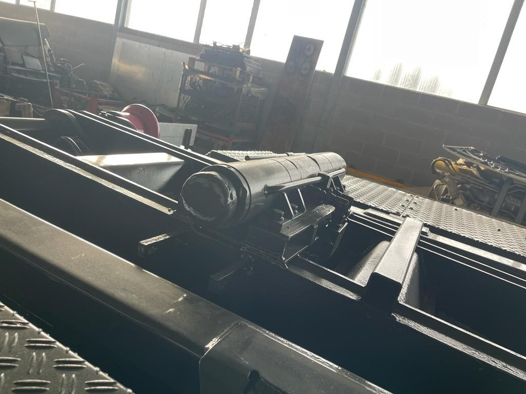 BLOCCAGGIO POSTERIORE INTERNO CON 2 PISTONI - Каросерия и екстериор за Камион: снимка 3 BLOCCAGGIO POSTERIORE INTERNO CON 2 PISTONI - Каросерия и екстериор за Камион: снимка 3