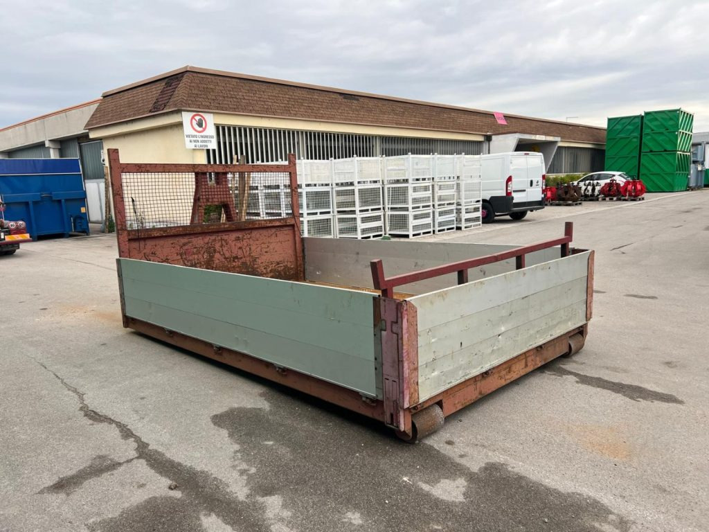 CONTAINER SCARRABILE A PIANALE CON SPONDE - Мултилифт контейнер: снимка 3 CONTAINER SCARRABILE A PIANALE CON SPONDE - Мултилифт контейнер: снимка 3