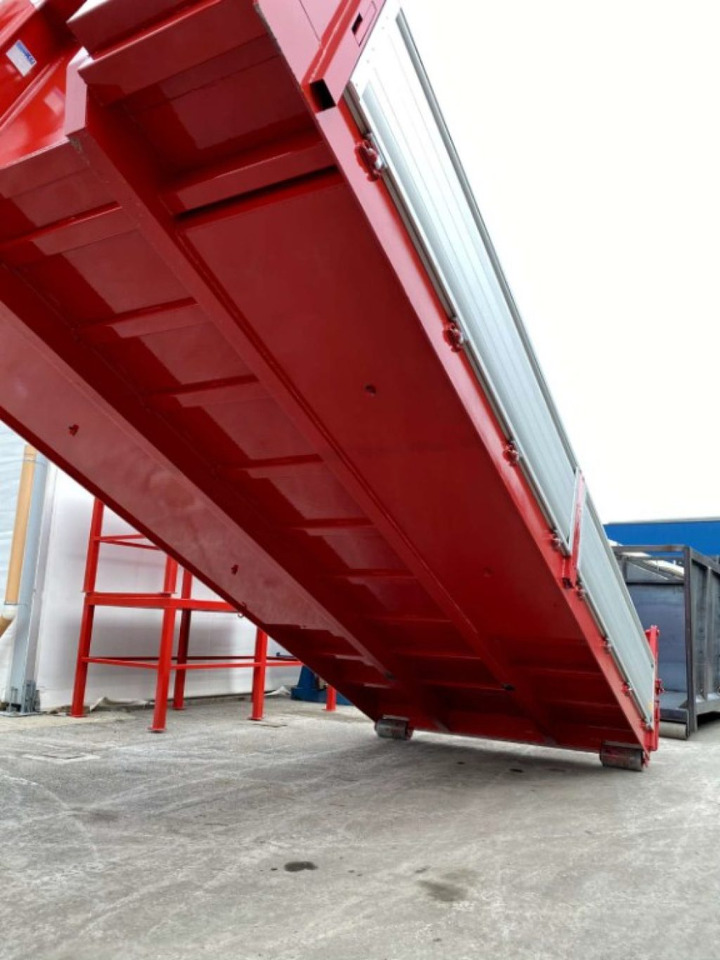 CONTAINER SCARRABILE NUOVO A PIANALE - Мултилифт контейнер: снимка 4 CONTAINER SCARRABILE NUOVO A PIANALE - Мултилифт контейнер: снимка 4