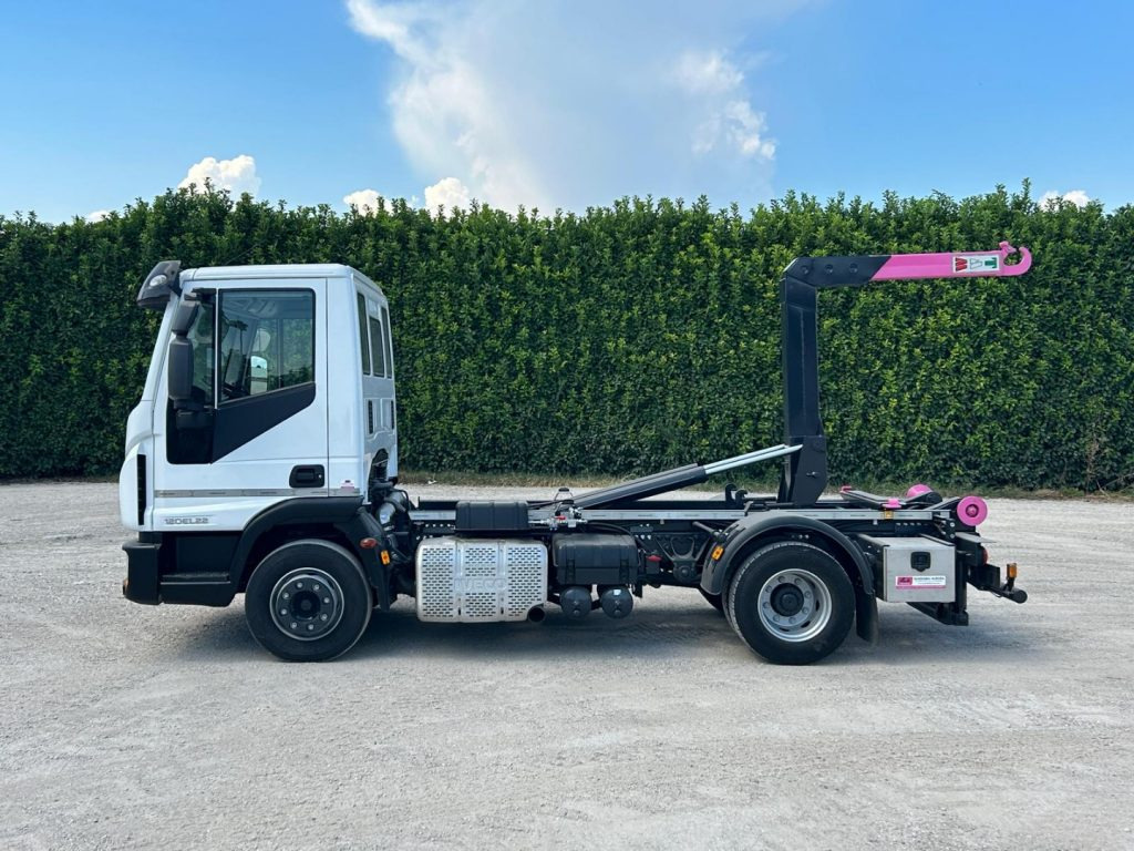 IVECO 120EL22 CON SCARRABILE NUOVO - Мултилифт с кука камион: снимка 4 IVECO 120EL22 CON SCARRABILE NUOVO - Мултилифт с кука камион: снимка 4