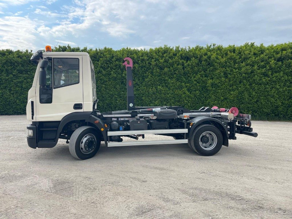 IVECO EUROCARGO 120E22 SCARRABILE - Мултилифт с кука камион: снимка 2 IVECO EUROCARGO 120E22 SCARRABILE - Мултилифт с кука камион: снимка 2