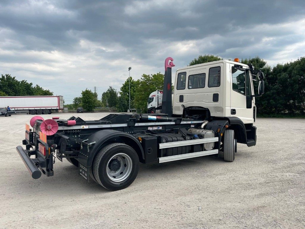 IVECO EUROCARGO 120E22 SCARRABILE - Мултилифт с кука камион: снимка 5 IVECO EUROCARGO 120E22 SCARRABILE - Мултилифт с кука камион: снимка 5