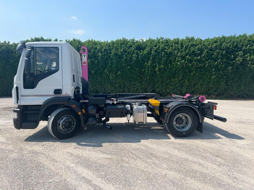 IVECO EUROCARGO 140E25 SCARRABILE - Мултилифт с кука камион: снимка 2 IVECO EUROCARGO 140E25 SCARRABILE - Мултилифт с кука камион: снимка 2