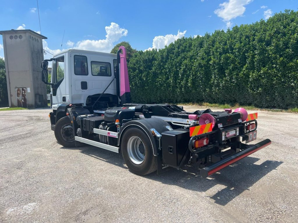 IVECO EUROCARGO 160E25 SCARRABILE - Мултилифт с кука камион: снимка 3 IVECO EUROCARGO 160E25 SCARRABILE - Мултилифт с кука камион: снимка 3