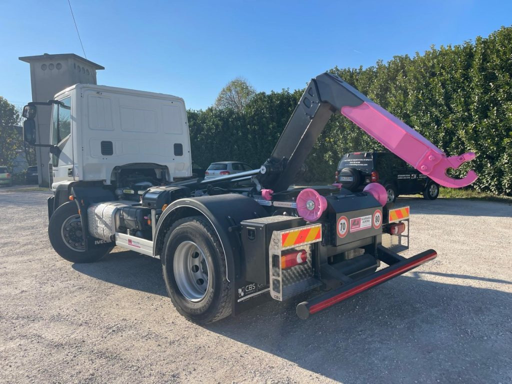 IVECO EUROCARGO 180E25 CON SCARRABILE NUOVO - Мултилифт с кука камион: снимка 4 IVECO EUROCARGO 180E25 CON SCARRABILE NUOVO - Мултилифт с кука камион: снимка 4