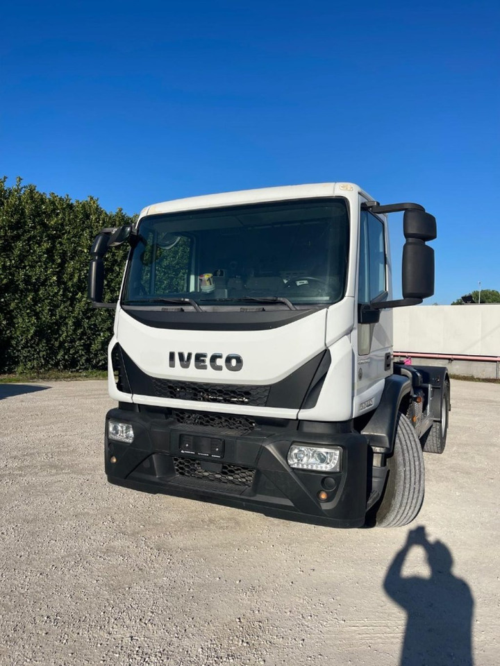 IVECO EUROCARGO 180E25 CON SCARRABILE NUOVO - Мултилифт с кука камион: снимка 1 IVECO EUROCARGO 180E25 CON SCARRABILE NUOVO - Мултилифт с кука камион: снимка 1