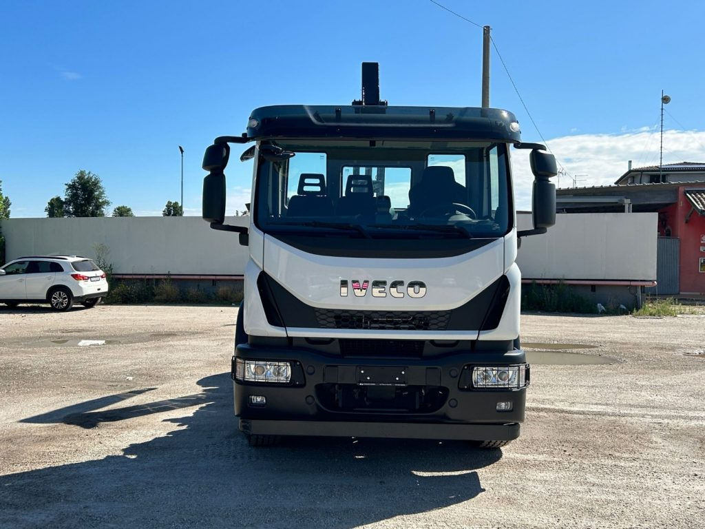 IVECO EUROCARGO 180E32K NUOVO SCARRABILE - Мултилифт с кука камион: снимка 2 IVECO EUROCARGO 180E32K NUOVO SCARRABILE - Мултилифт с кука камион: снимка 2