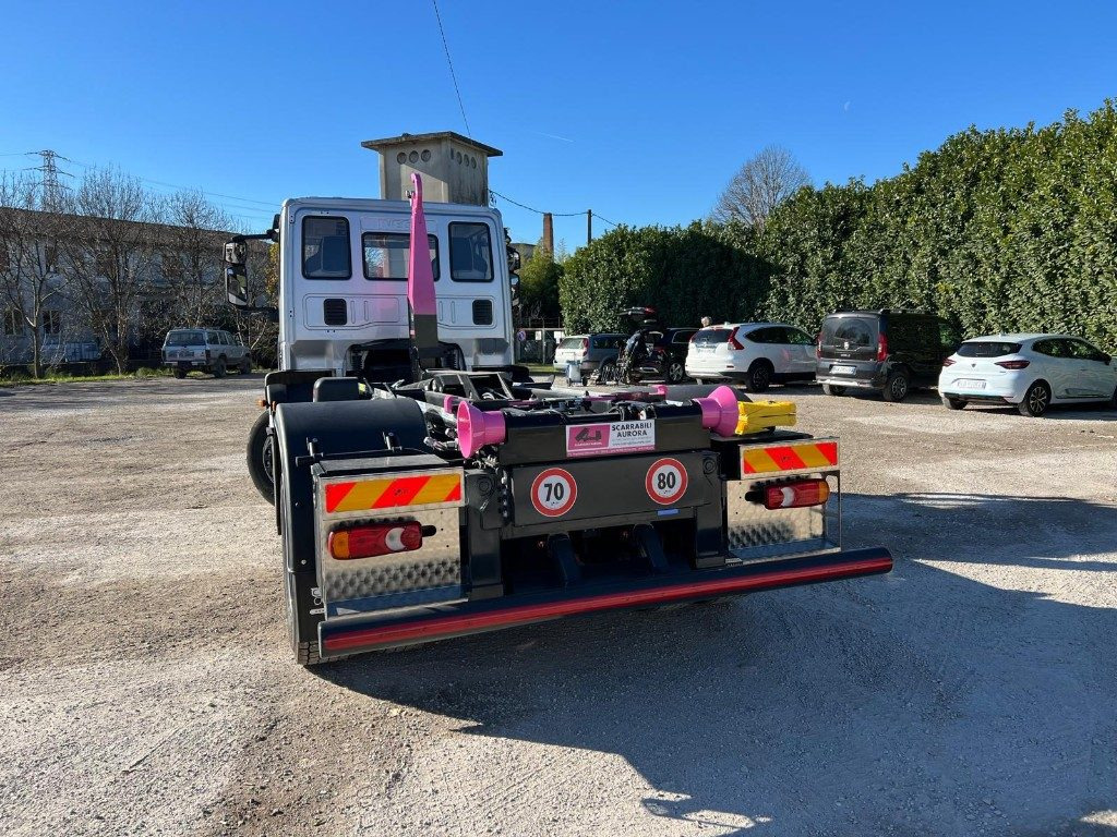 IVECO EUROCARGO 180EL28 SCARRABILE - Мултилифт с кука камион: снимка 5 IVECO EUROCARGO 180EL28 SCARRABILE - Мултилифт с кука камион: снимка 5