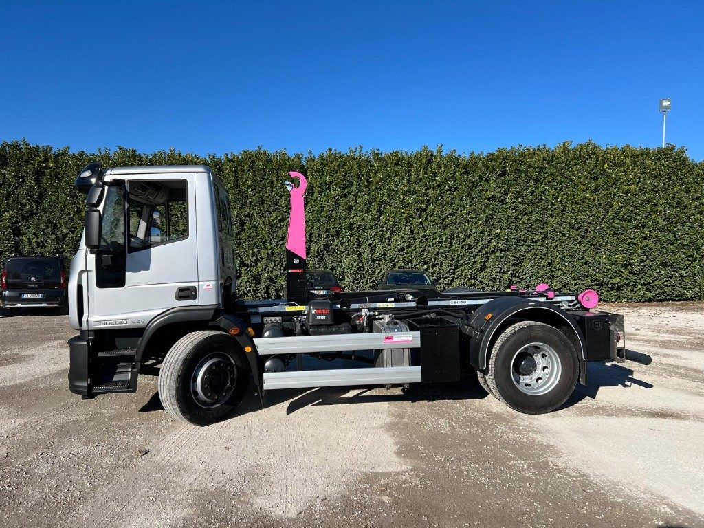 IVECO EUROCARGO 180EL28 SCARRABILE - Мултилифт с кука камион: снимка 3 IVECO EUROCARGO 180EL28 SCARRABILE - Мултилифт с кука камион: снимка 3