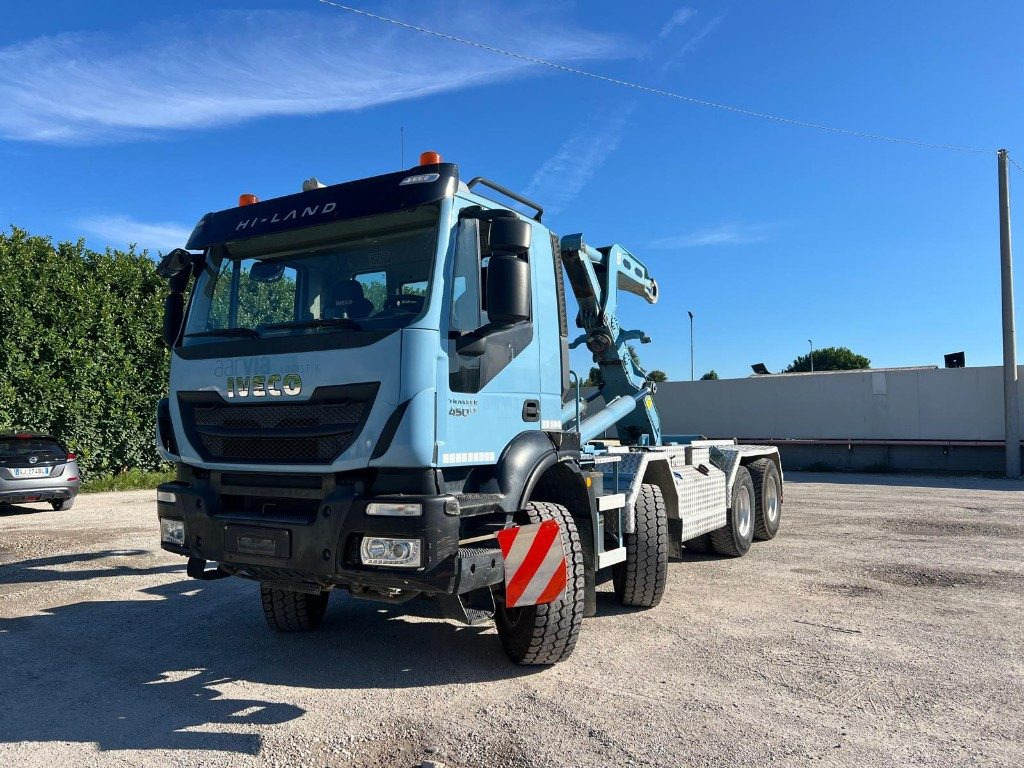 IVECO TRAKKER 450 SCARRABILE - Мултилифт с кука камион: снимка 2 IVECO TRAKKER 450 SCARRABILE - Мултилифт с кука камион: снимка 2
