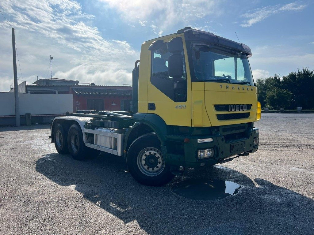 IVECO TRAKKER 450 SCARRABILE - Мултилифт с кука камион: снимка 2 IVECO TRAKKER 450 SCARRABILE - Мултилифт с кука камион: снимка 2