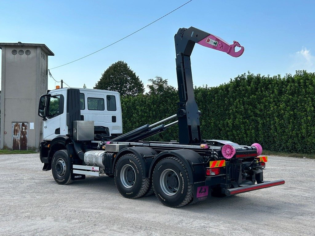 IVECO TRAKKER T-WAY AD380T NUOVO SCARRABILE - Мултилифт с кука камион: снимка 3 IVECO TRAKKER T-WAY AD380T NUOVO SCARRABILE - Мултилифт с кука камион: снимка 3