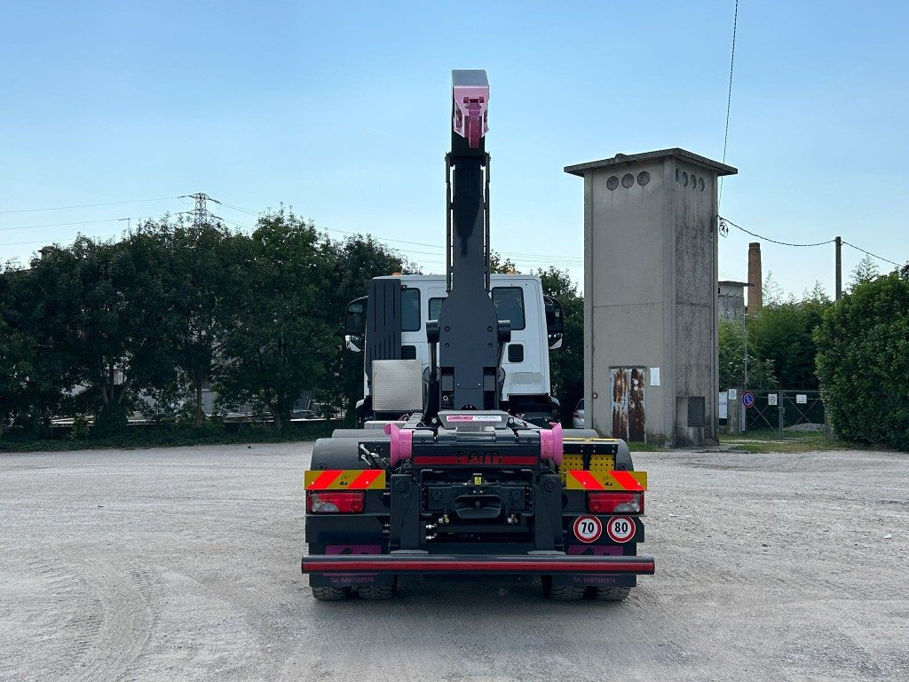 IVECO TRAKKER T-WAY AD380T NUOVO SCARRABILE - Мултилифт с кука камион: снимка 4 IVECO TRAKKER T-WAY AD380T NUOVO SCARRABILE - Мултилифт с кука камион: снимка 4