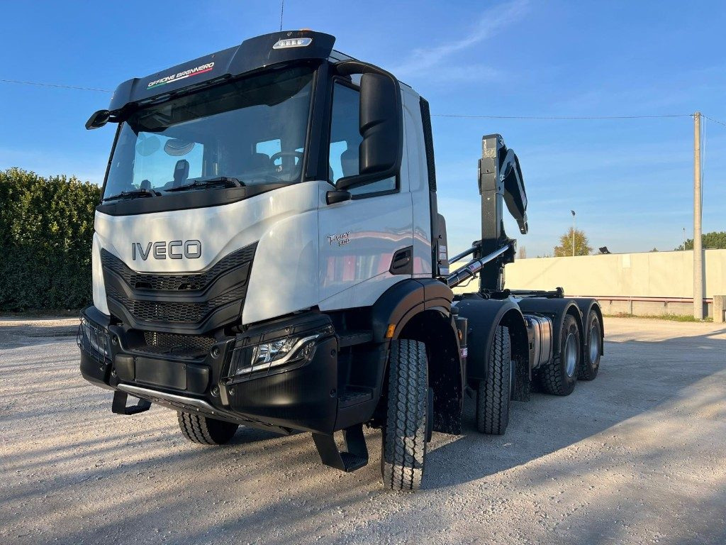 IVECO TRAKKER T-WAY AD500 NUOVO SCARRABILE - Мултилифт с кука камион: снимка 1 IVECO TRAKKER T-WAY AD500 NUOVO SCARRABILE - Мултилифт с кука камион: снимка 1