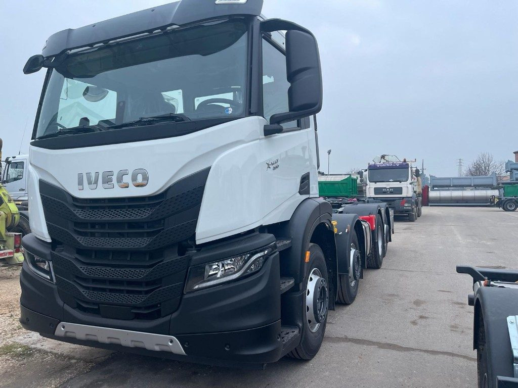IVECO X-WAY AD350X480YPS SCARRABILE NUOVO - Мултилифт с кука камион: снимка 2 IVECO X-WAY AD350X480YPS SCARRABILE NUOVO - Мултилифт с кука камион: снимка 2