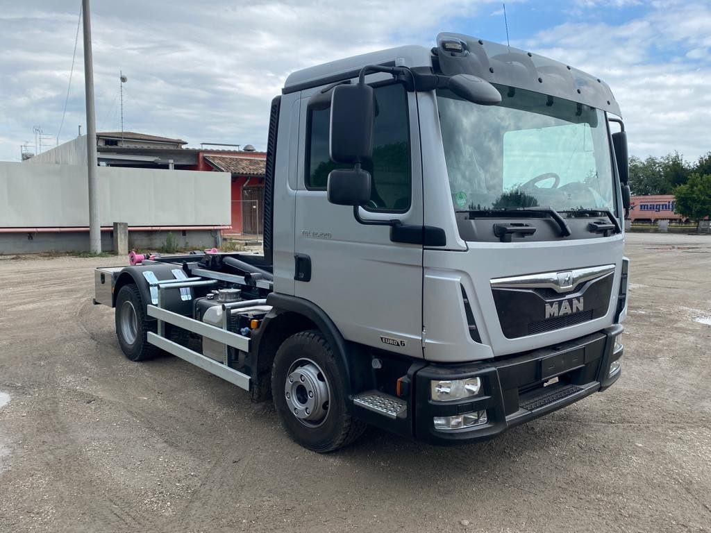 Мултилифт с кука камион MAN TGM 12.220: снимка 7