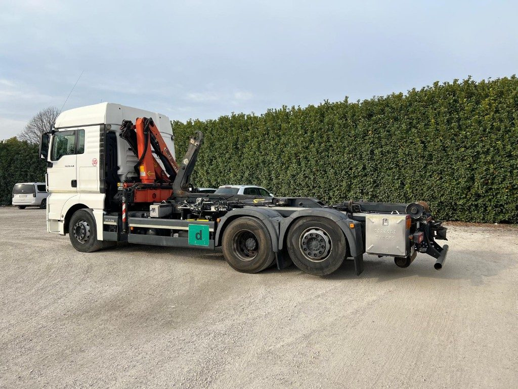 MAN TGX 26.480 SCARRABILE CON GRU DIETRO CABINA - Мултилифт с кука камион: снимка 4 MAN TGX 26.480 SCARRABILE CON GRU DIETRO CABINA - Мултилифт с кука камион: снимка 4