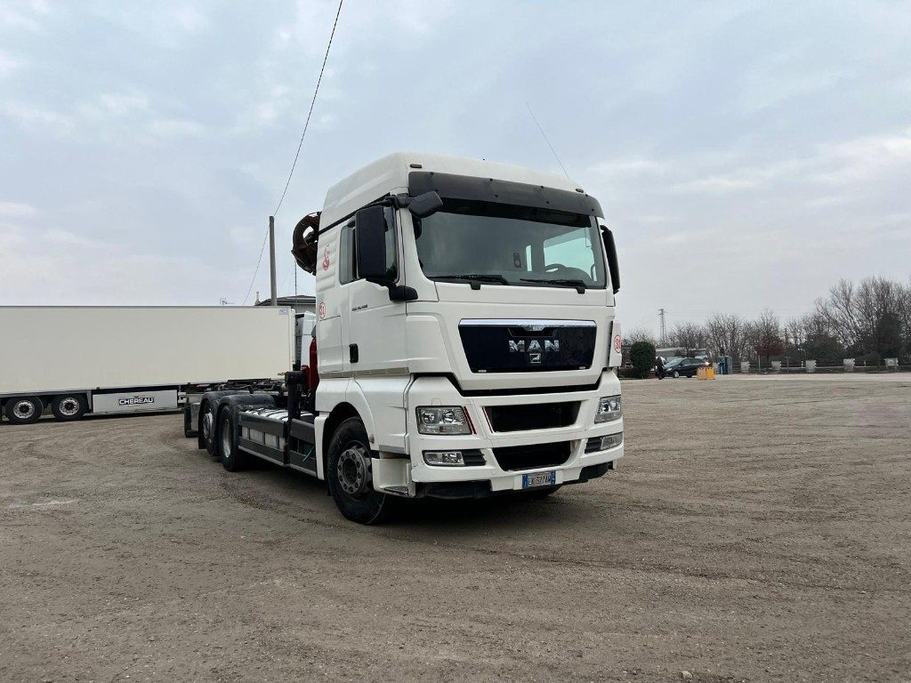 MAN TGX 26.480 SCARRABILE CON GRU - Мултилифт с кука камион, Камион с кран: снимка 2 MAN TGX 26.480 SCARRABILE CON GRU - Мултилифт с кука камион, Камион с кран: снимка 2