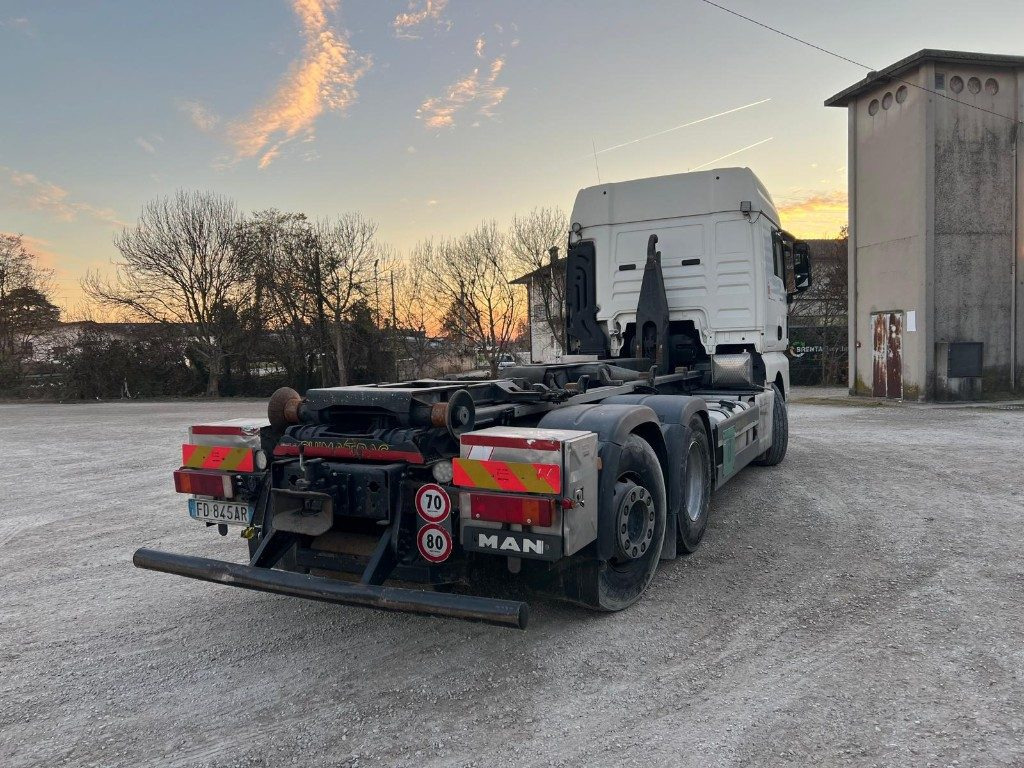 MAN TGX 26.480 USATO SCARRABILE - Мултилифт с кука камион: снимка 4 MAN TGX 26.480 USATO SCARRABILE - Мултилифт с кука камион: снимка 4