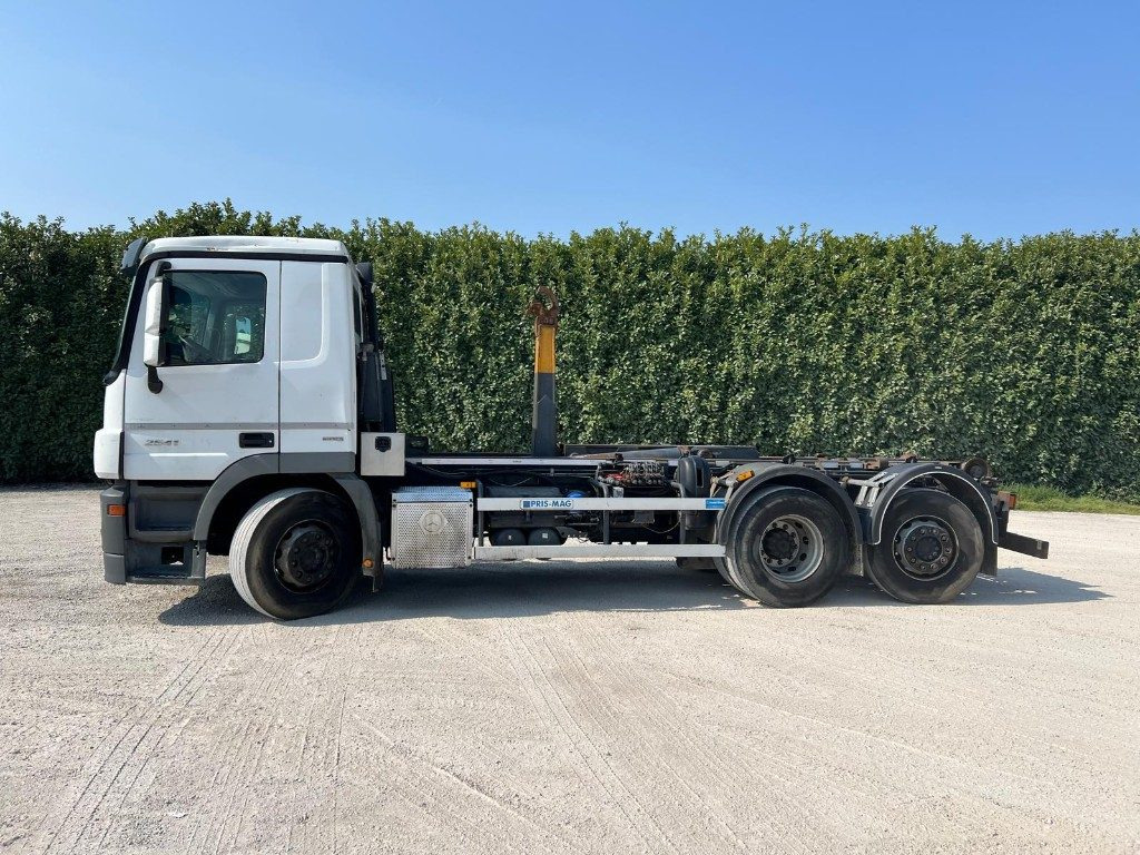 MERCEDES-BENZ MERCEDES ACTROS 25.41 SCARRABILE - Мултилифт с кука камион: снимка 3 MERCEDES-BENZ MERCEDES ACTROS 25.41 SCARRABILE - Мултилифт с кука камион: снимка 3