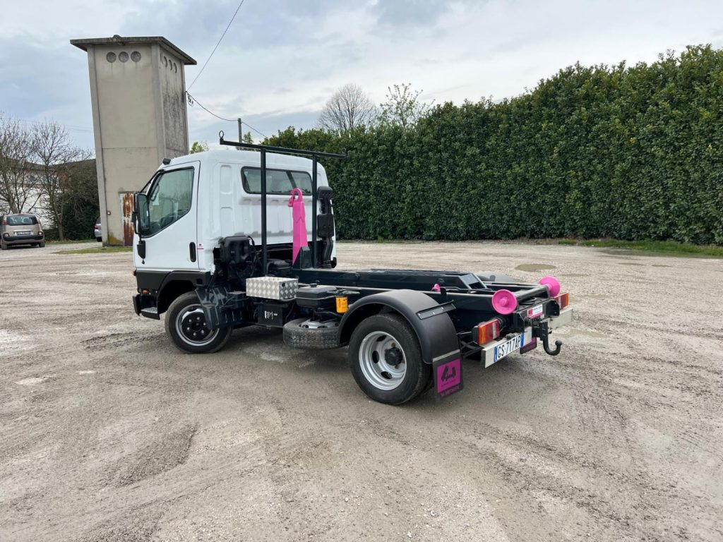 MITSUBISHI CANTER 3.0 SCARRABILE - Мултилифт с кука камион: снимка 4 MITSUBISHI CANTER 3.0 SCARRABILE - Мултилифт с кука камион: снимка 4