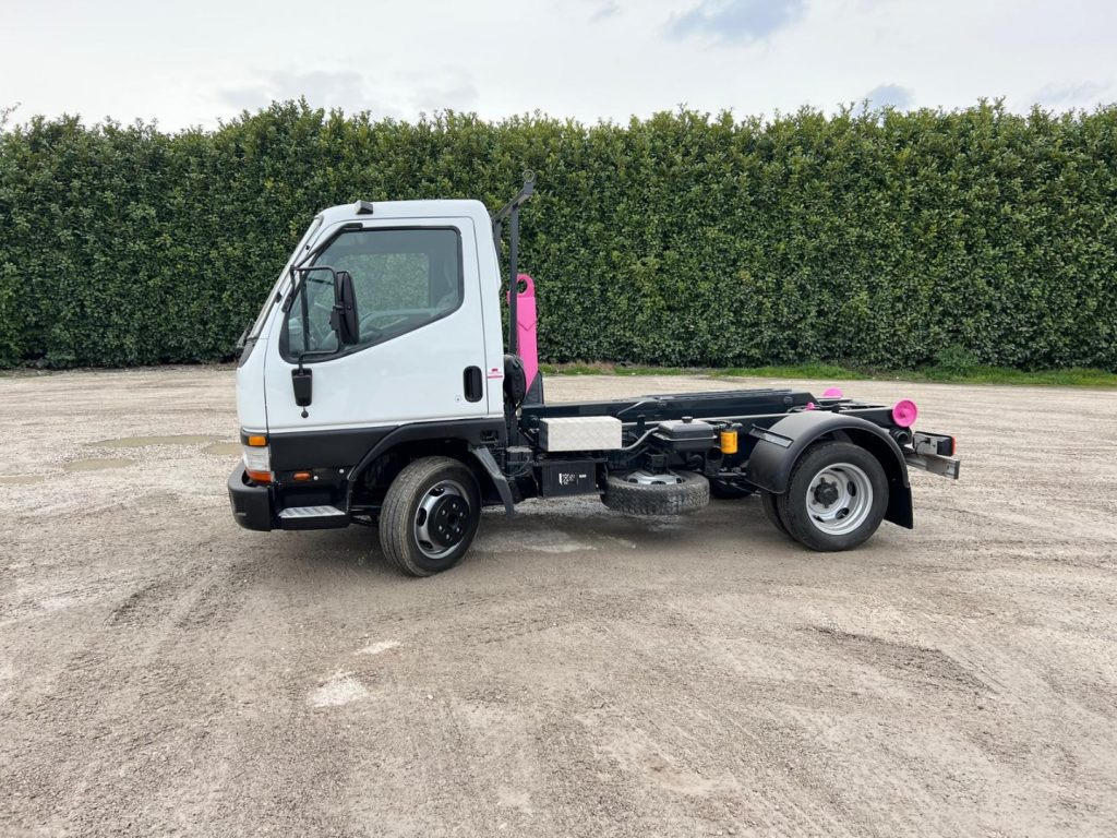 MITSUBISHI CANTER 3.0 SCARRABILE - Мултилифт с кука камион: снимка 3 MITSUBISHI CANTER 3.0 SCARRABILE - Мултилифт с кука камион: снимка 3