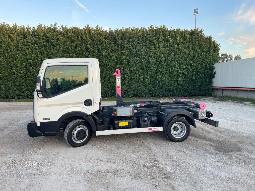 NISSAN NT400 SCARRABILE PATENTE B - Мултилифт с кука камион: снимка 2 NISSAN NT400 SCARRABILE PATENTE B - Мултилифт с кука камион: снимка 2